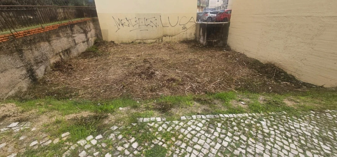 Terreno para Venda em Algueirão-Mem Martins Foto 17