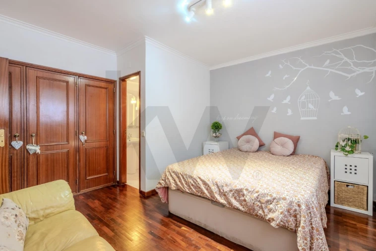 Apartamento T3 para Venda em Rio de Mouro Foto 14