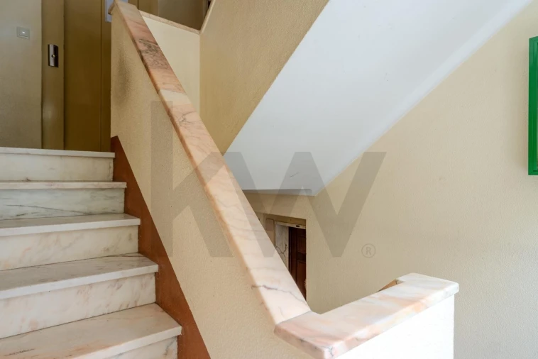 Apartamento T3 para Venda em Rio de Mouro Foto 33