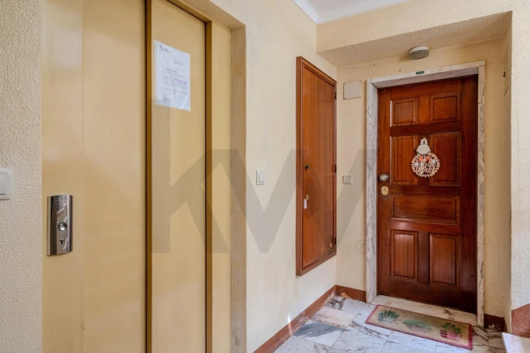 Apartamento T3 para Venda em Rio de Mouro Foto 36