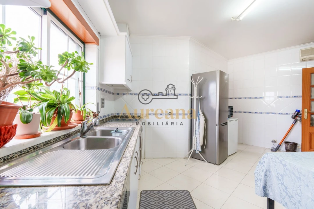 Apartamento T2 para Venda em Fatima Foto 4