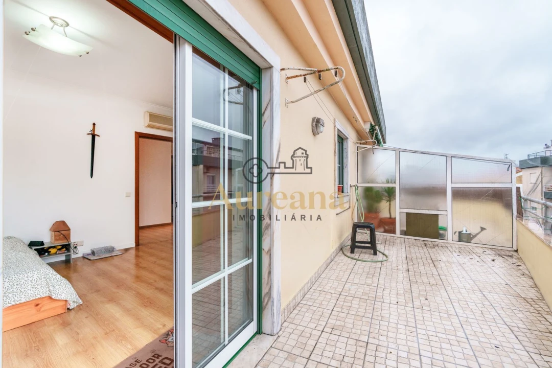 Apartamento T2 para Venda em Fatima Foto 8