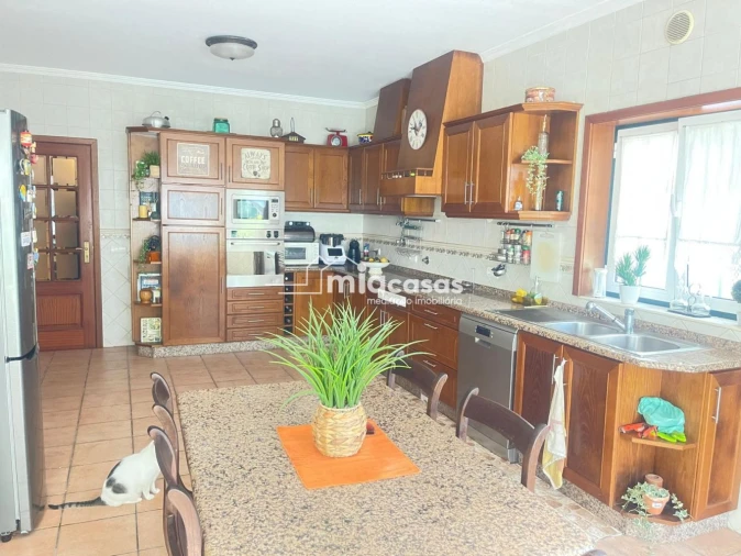 Moradia T4 para Venda em Oiã Foto 6