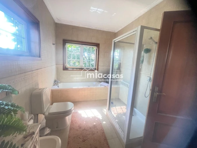 Moradia T4 para Venda em Oiã Foto 29