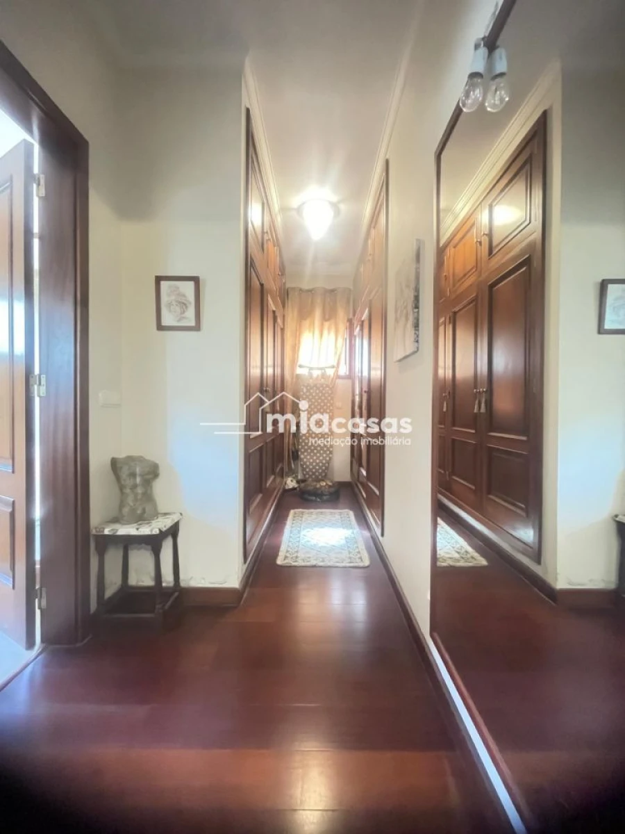 Moradia T4 para Venda em Oiã Foto 24