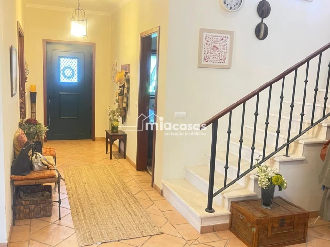 Moradia T4 para Venda em Oiã Foto 3