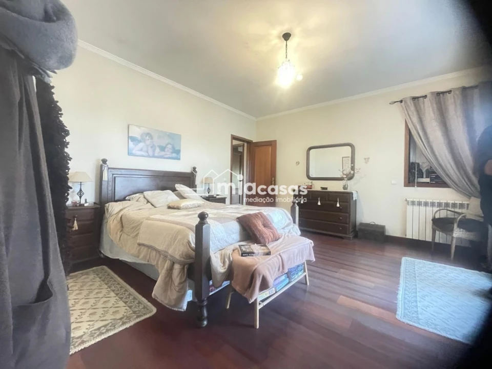 Moradia T4 para Venda em Oiã Foto 25