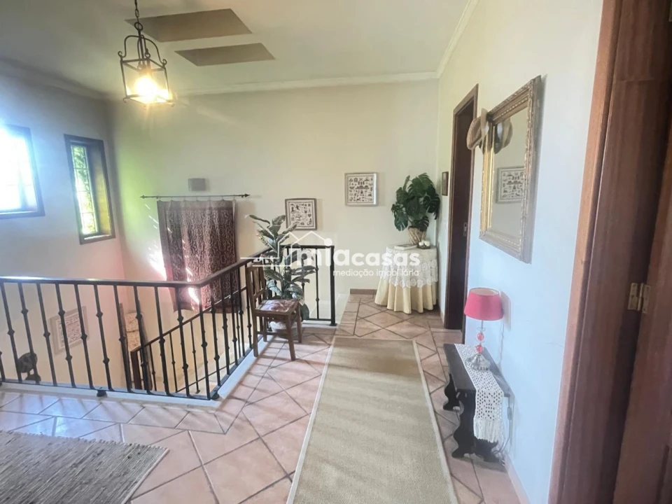 Moradia T4 para Venda em Oiã Foto 21