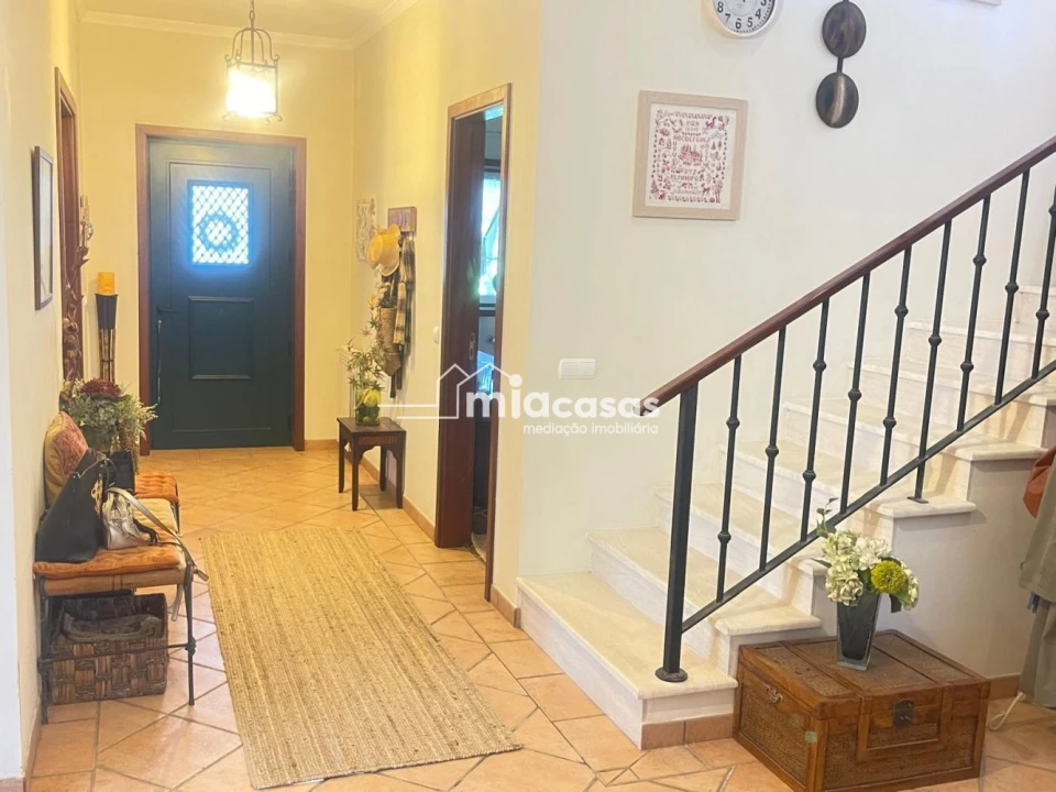 Moradia T4 para Venda em Oiã Foto 3