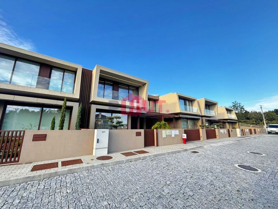 Moradia T3 para Venda em Silvares, Pias, Nogueira e Alvarenga Foto 24