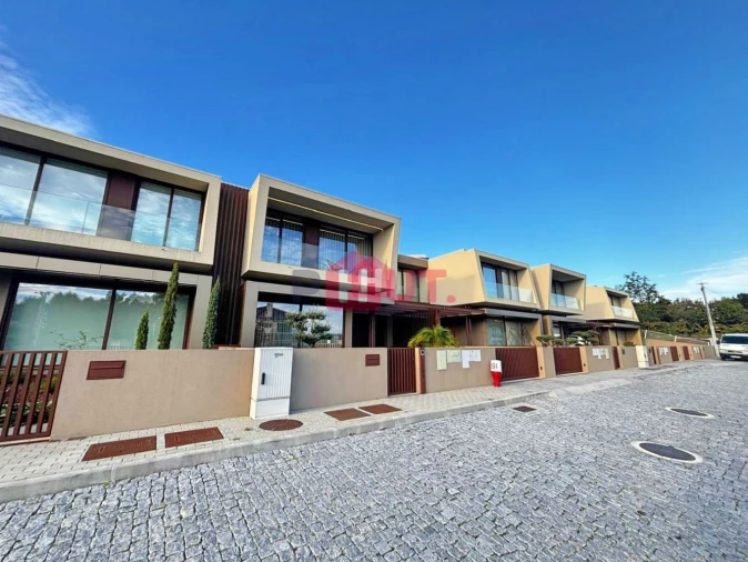 Moradia T3 para Venda em Silvares, Pias, Nogueira e Alvarenga Foto 24