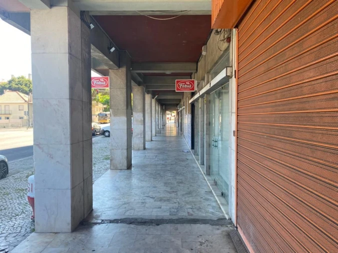 Loja para Arrendamento em Póvoa de Santo Adrião e Olival Basto Foto 10