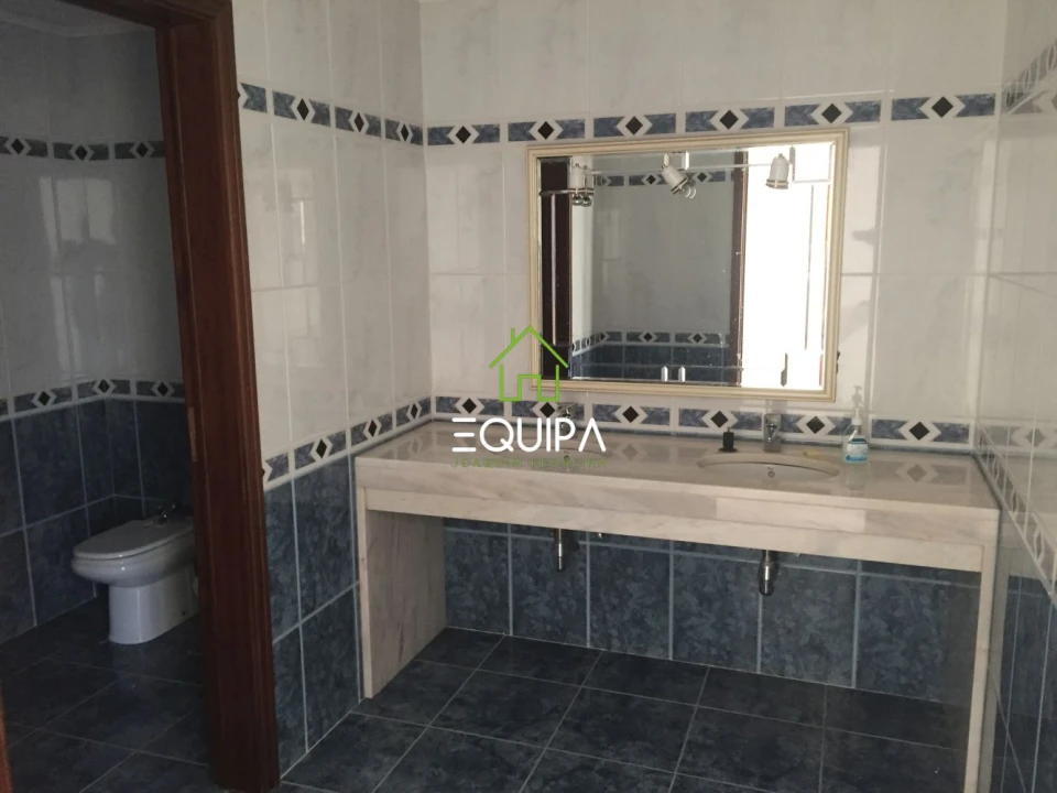 Moradia T7 para Venda em Queluz e Belas Foto 11