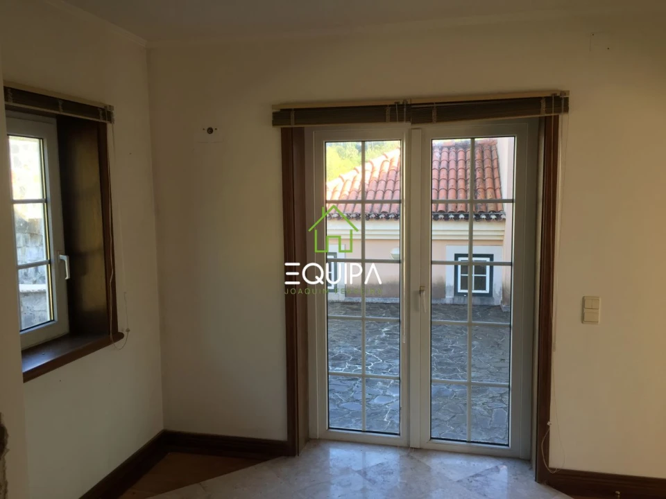 Moradia T7 para Venda em Queluz e Belas Foto 13