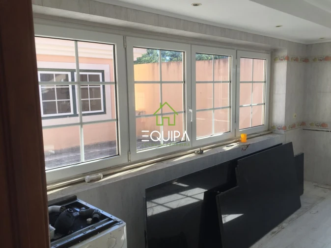 Moradia T7 para Venda em Queluz e Belas Foto 10