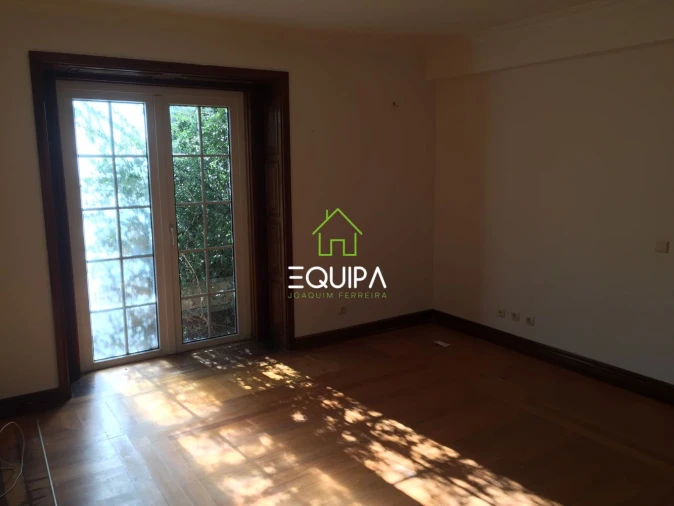 Moradia T7 para Venda em Queluz e Belas Foto 16