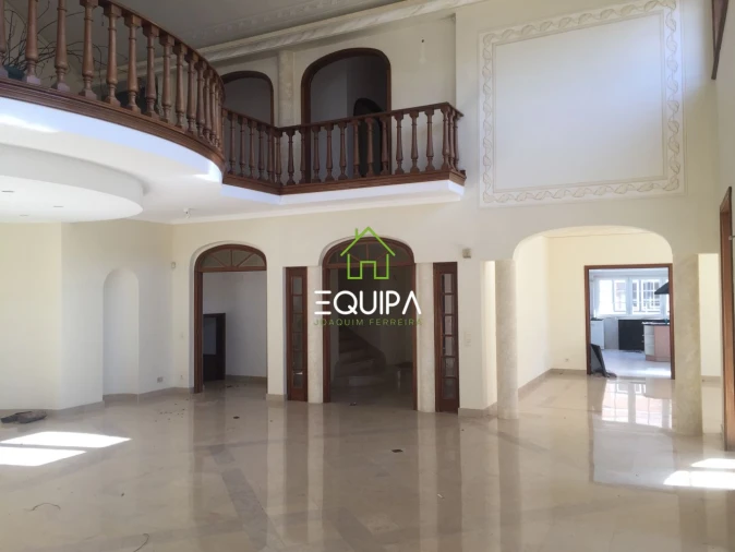 Moradia T7 para Venda em Queluz e Belas Foto 8