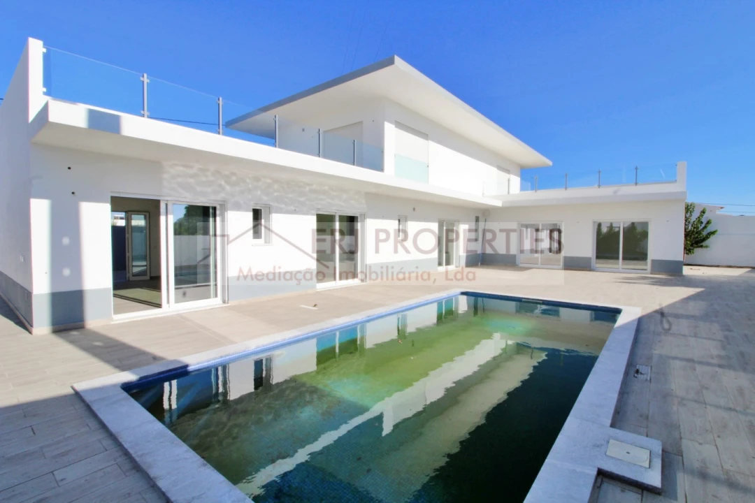 Moradia T5 para Venda em Altura Foto 1