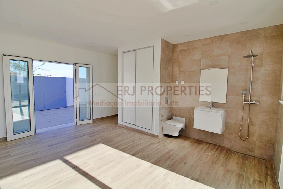 Moradia T5 para Venda em Altura Foto 4