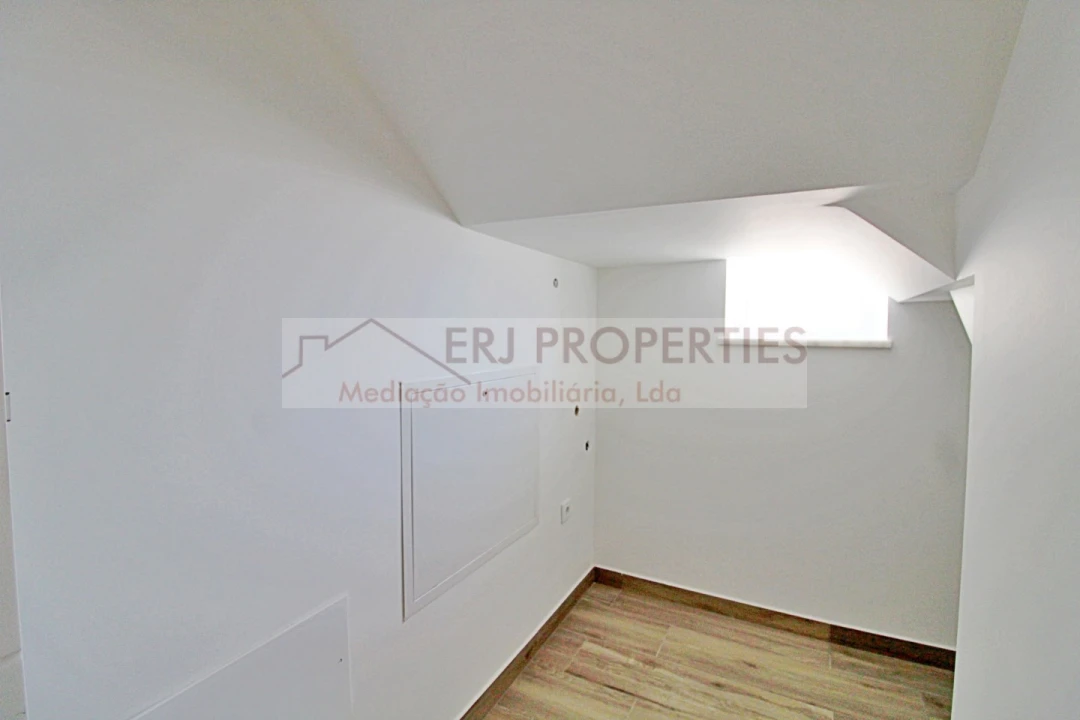 Moradia T5 para Venda em Altura Foto 12