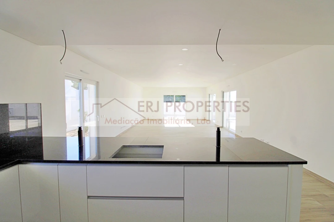 Moradia T5 para Venda em Altura Foto 16