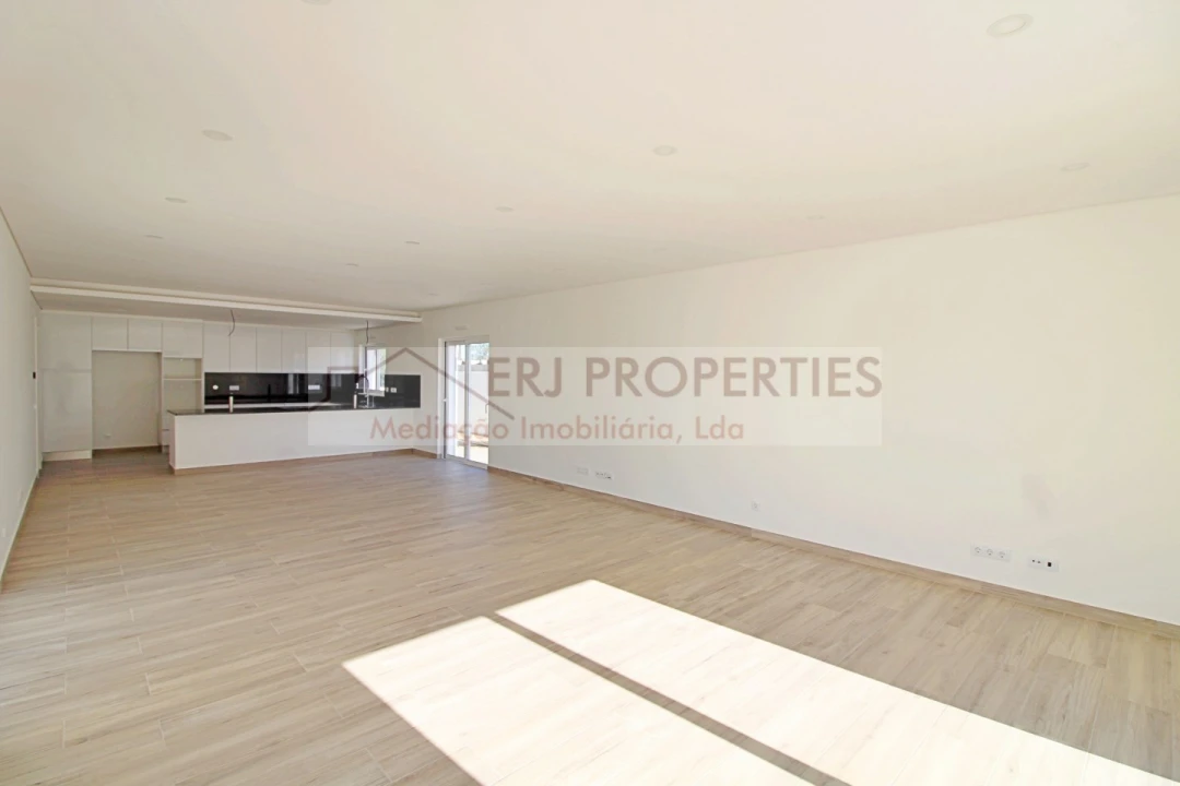 Moradia T5 para Venda em Altura Foto 17