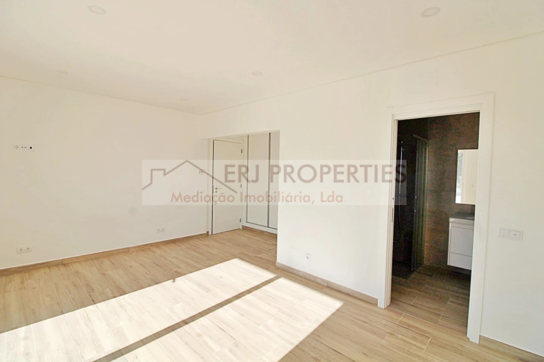 Moradia T5 para Venda em Altura Foto 38