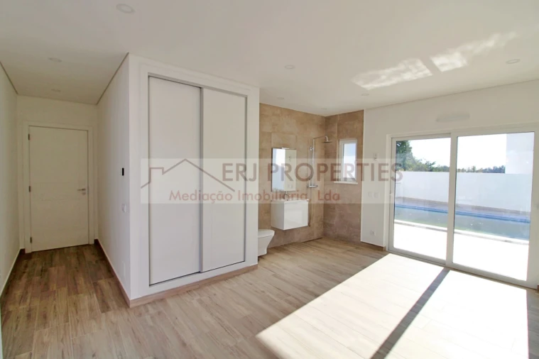 Moradia T5 para Venda em Altura Foto 2