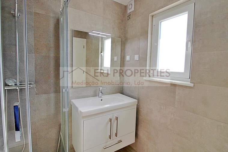 Moradia T5 para Venda em Altura Foto 7