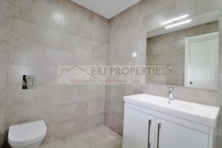 Moradia T5 para Venda em Altura Foto 11