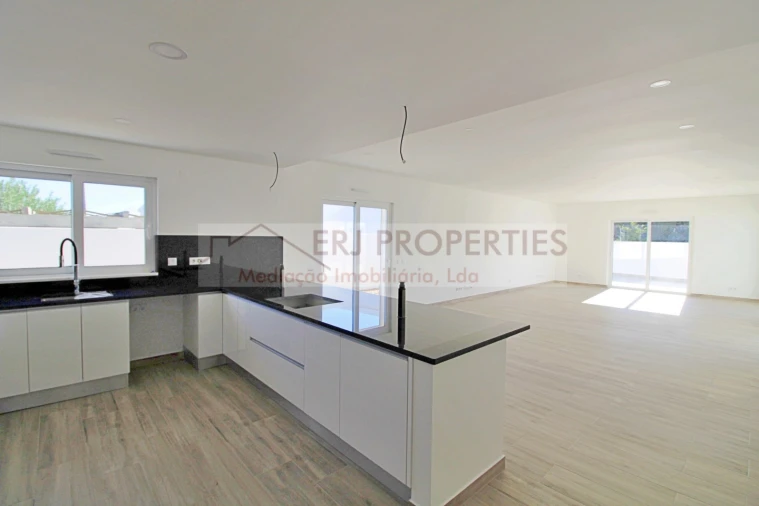 Moradia T5 para Venda em Altura Foto 15