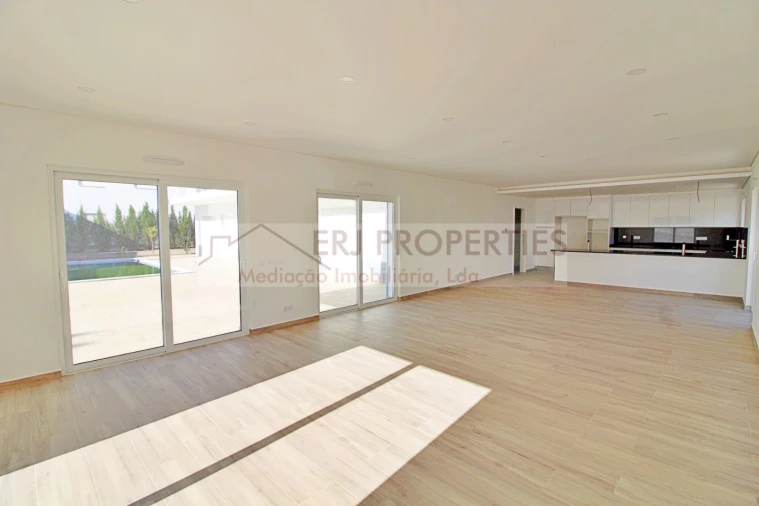 Moradia T5 para Venda em Altura Foto 19