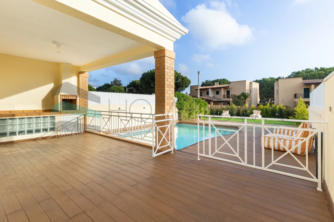 Moradia T3 para Venda em Quarteira Foto 5