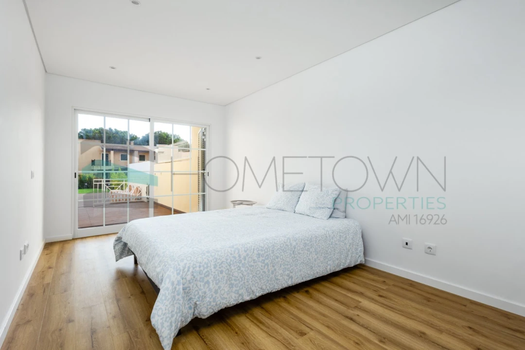 Moradia T3 para Venda em Quarteira Foto 32