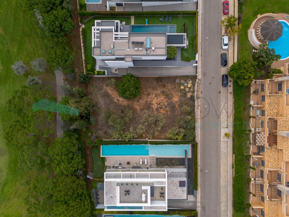 Terreno para Venda em Quarteira Foto 6