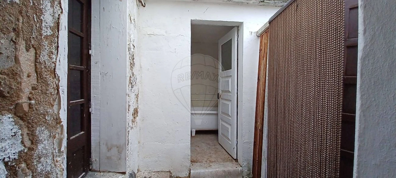 Moradia T2 para Venda em Alguber Foto 3