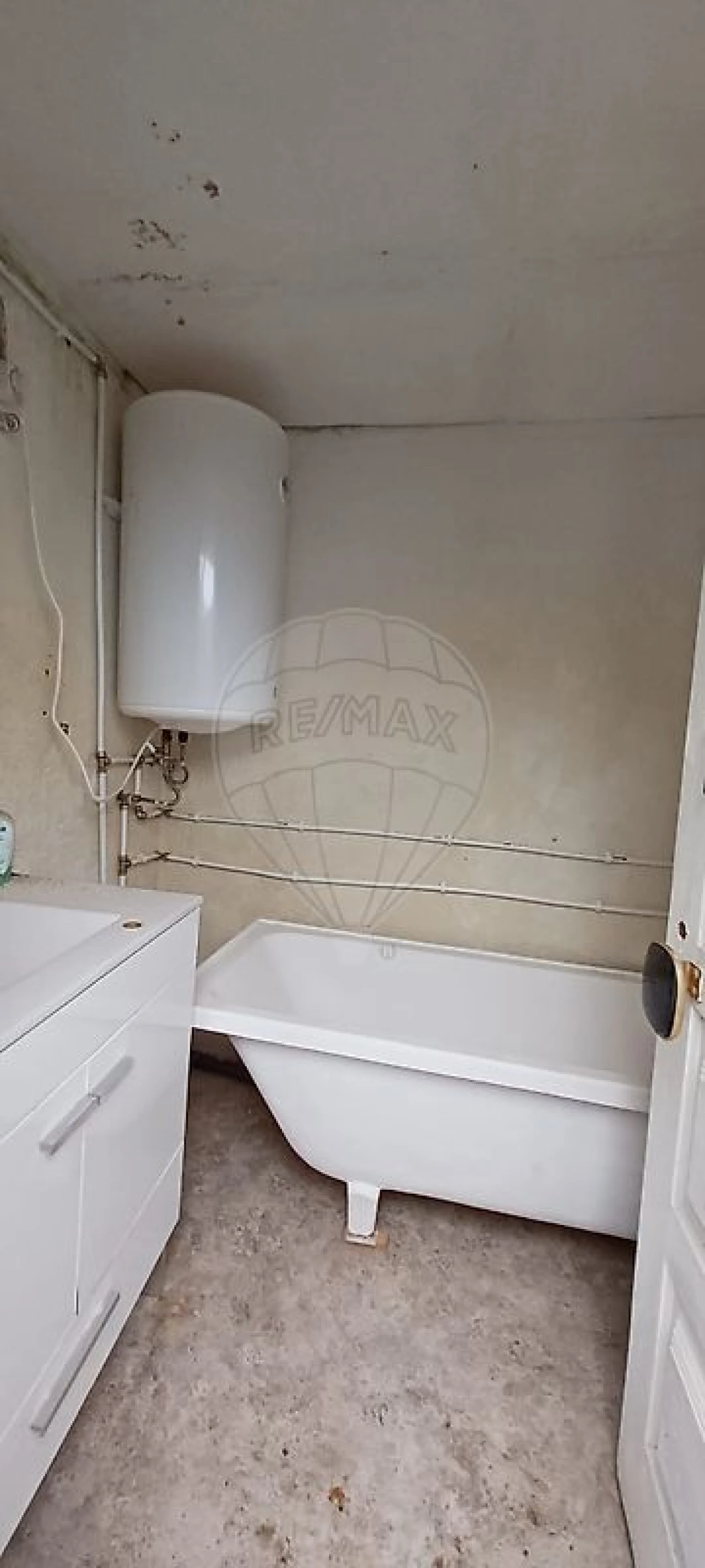 Moradia T2 para Venda em Alguber Foto 6