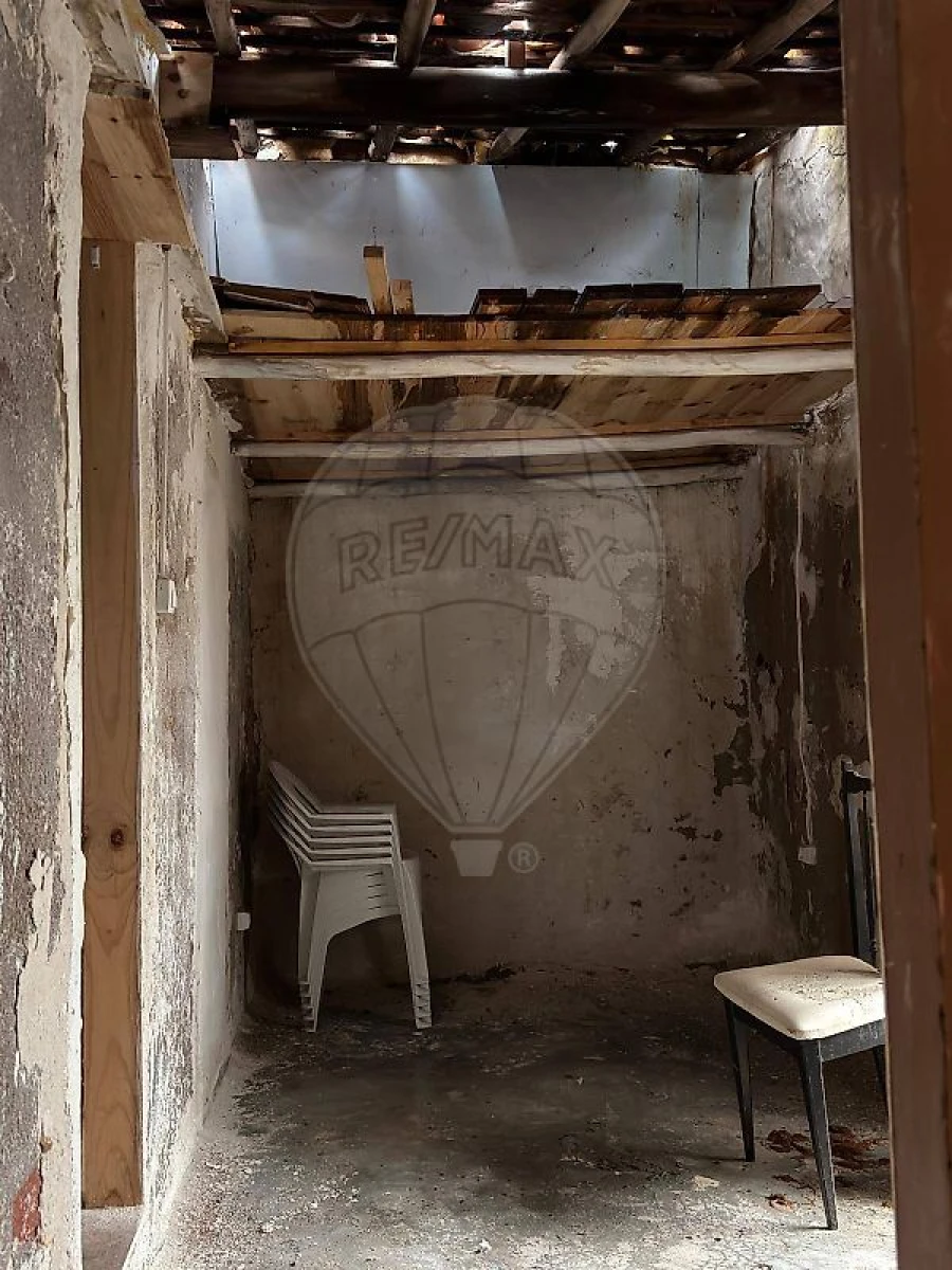 Moradia T2 para Venda em Alguber Foto 16