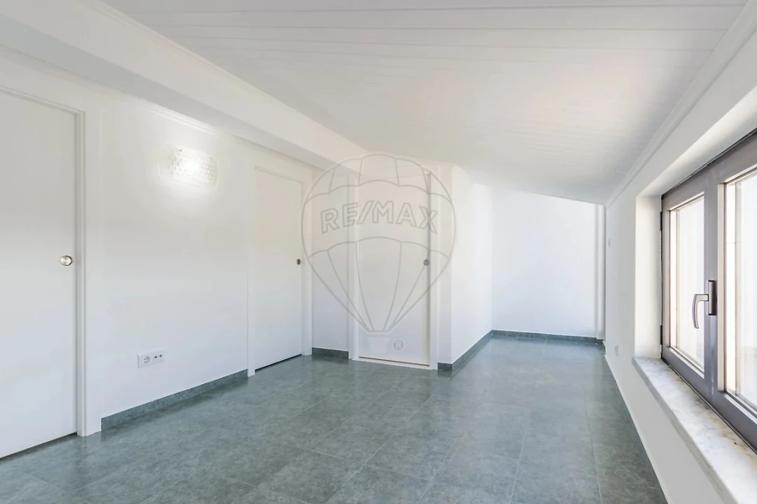 Moradia T4 para Venda em Ferrel Foto 5