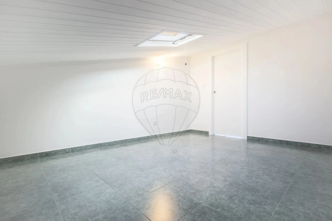 Moradia T4 para Venda em Ferrel Foto 7