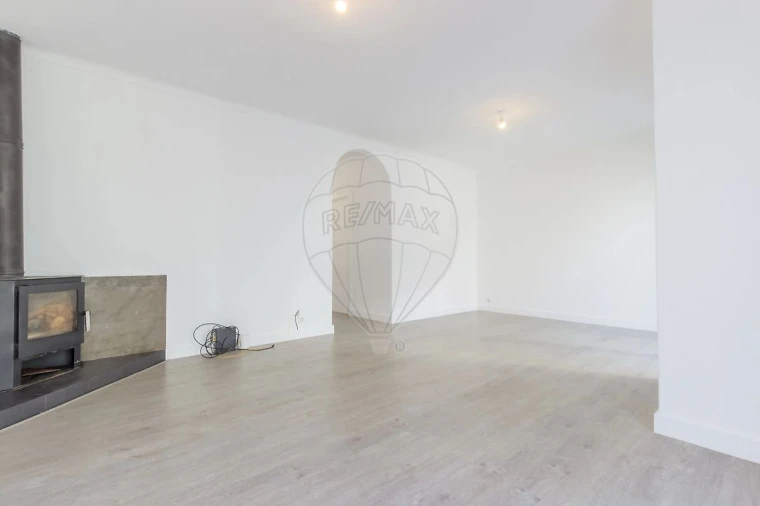 Moradia T4 para Venda em Ferrel Foto 21