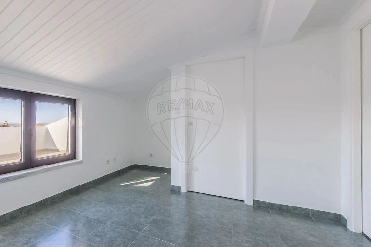 Moradia T4 para Venda em Ferrel Foto 4