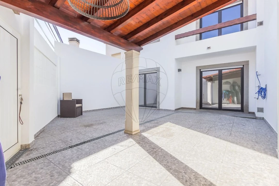 Moradia T4 para Venda em Ferrel Foto 12