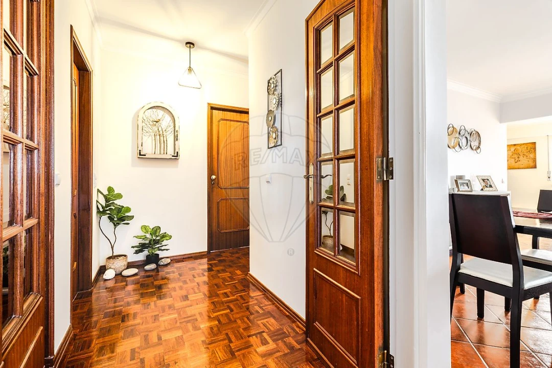 Apartamento T2 para Venda em Porto Salvo Foto 14