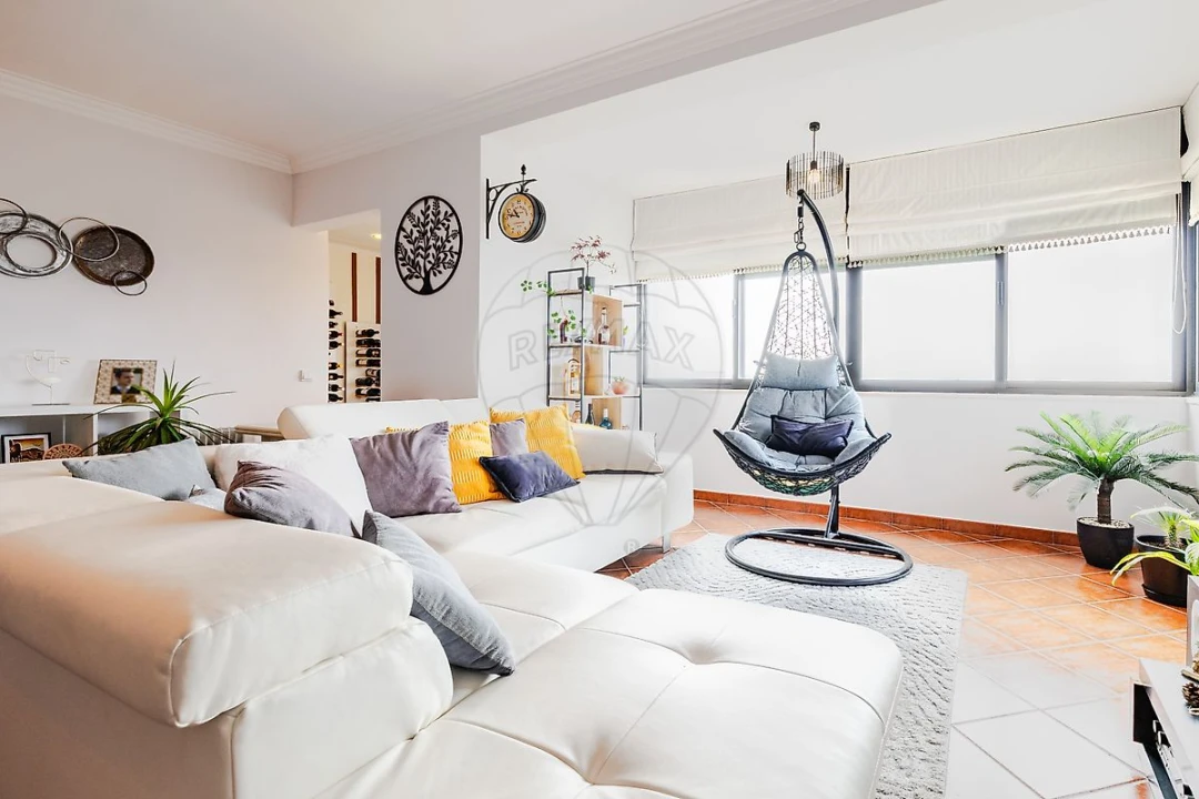 Apartamento T2 para Venda em Porto Salvo Foto 1