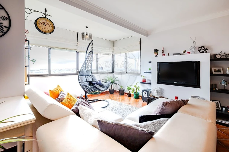 Apartamento T2 para Venda em Porto Salvo Foto 2