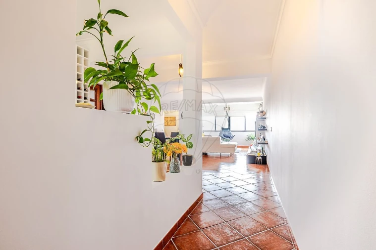 Apartamento T2 para Venda em Porto Salvo Foto 30