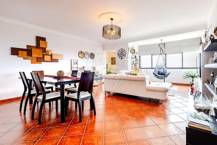 Apartamento T2 para Venda em Porto Salvo Foto 9