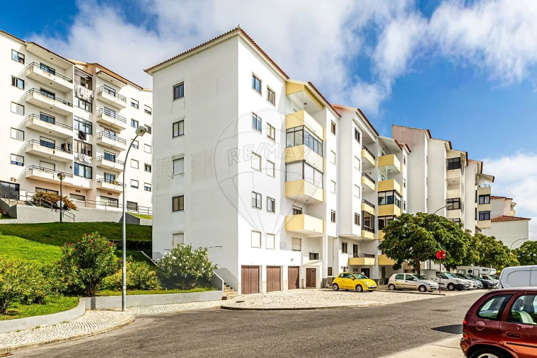 Apartamento T2 para Venda em Porto Salvo Foto 35