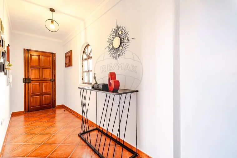 Apartamento T2 para Venda em Porto Salvo Foto 32